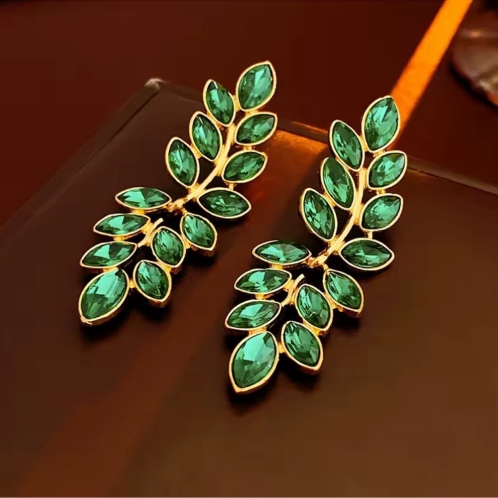 Green Crystal Leaf Gold Earrings - Picture 4 of 6